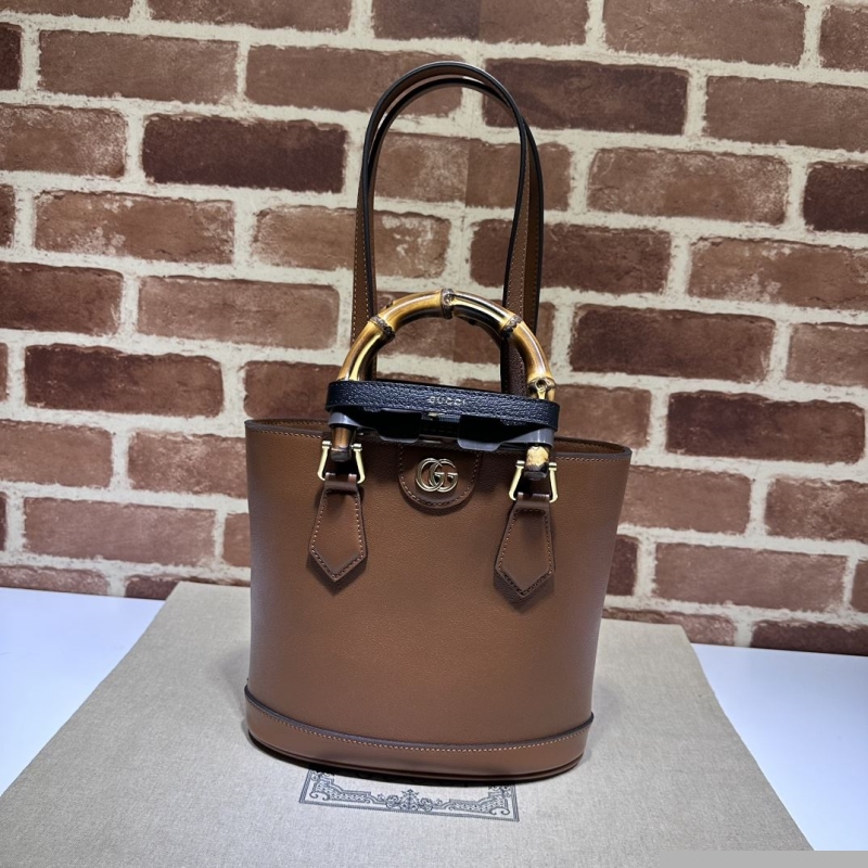 G*u*i bucket bags